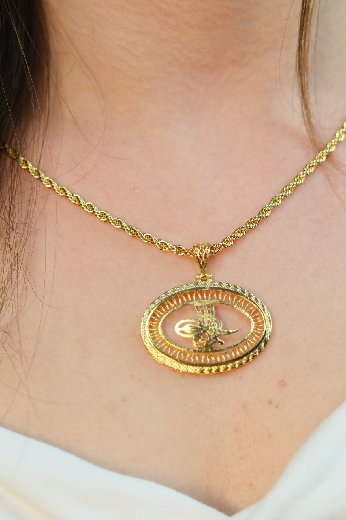 OVAL TUĞRALI KOLYE