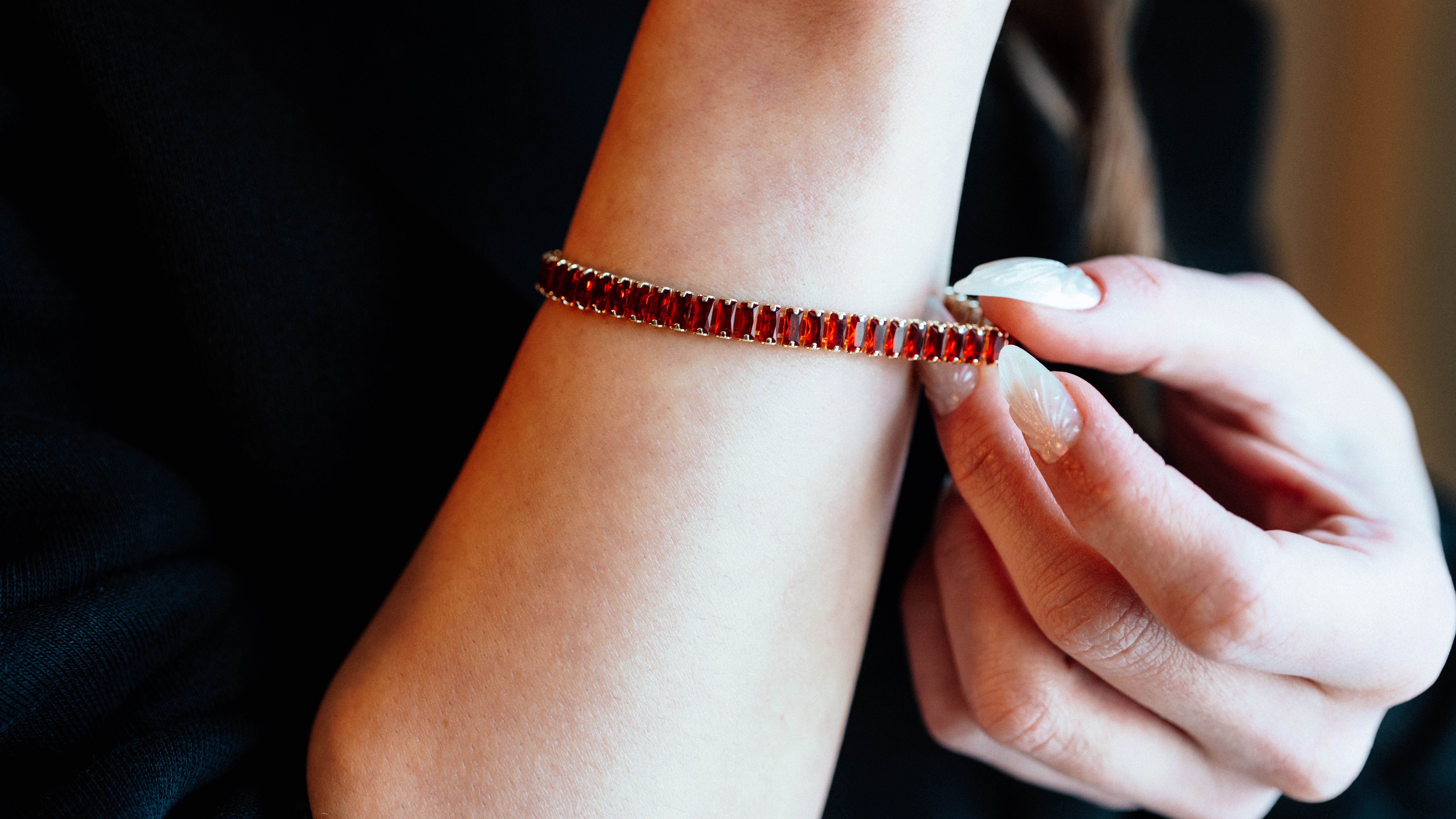 KIRMIZI BAGET BİLEKLİK